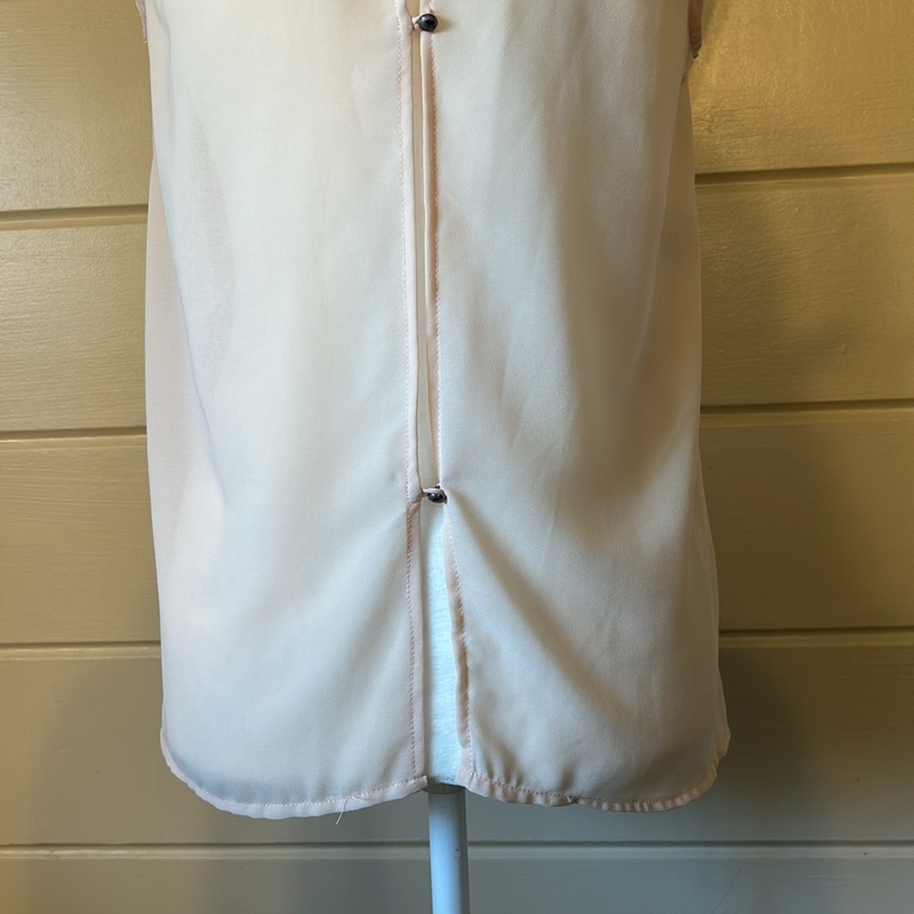 Chloe K Beaded Sleeveless Blouse – Light Peach – Size Small - Picture 5 of 6